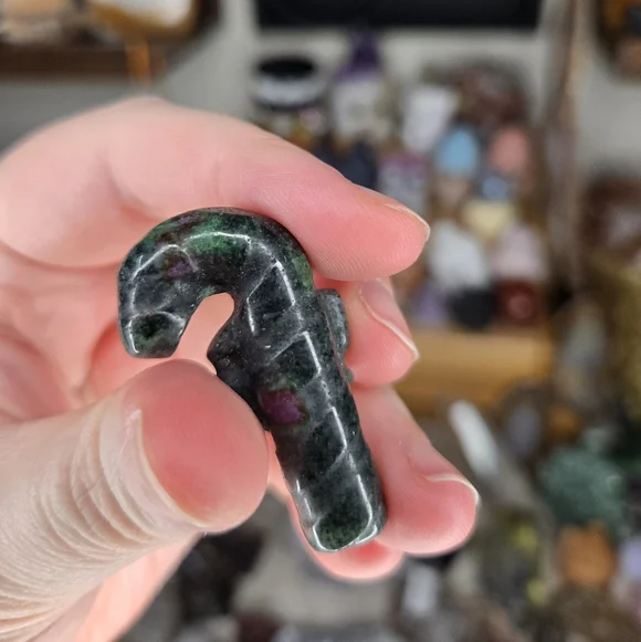 ONE Mini Candy Cane Crystal Carving - Picture 3 of 8